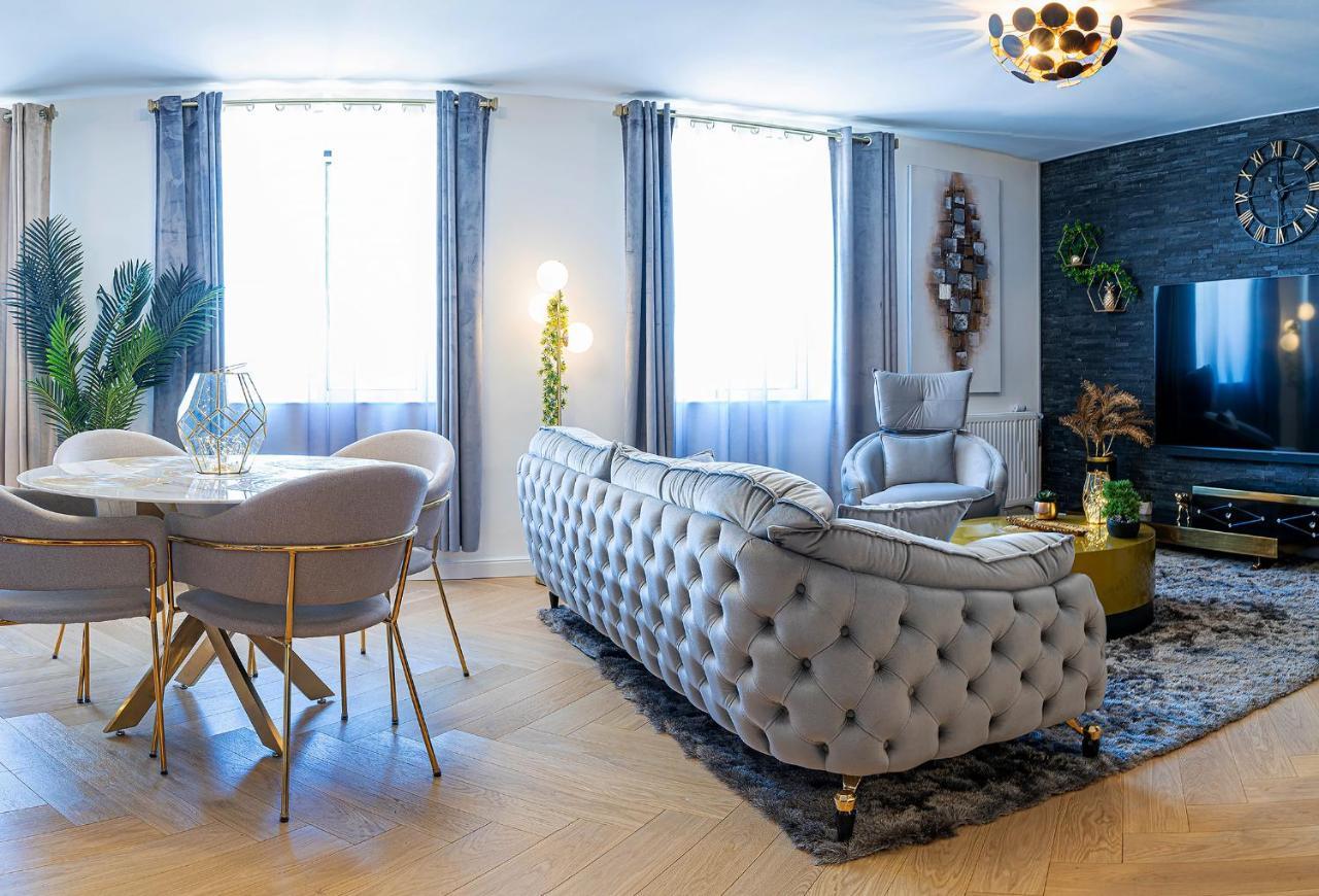 Magnifique loft / spa en face de la cathédrale ! Narbona Exterior foto